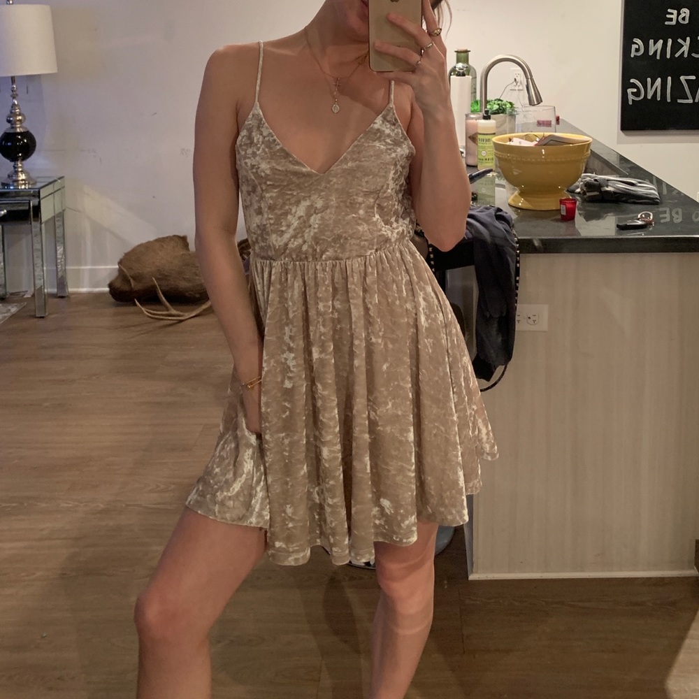 NWT ROMEO AND JULIET COUTURE DRESS SIZE SMALL